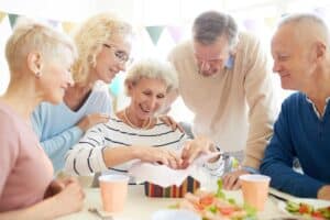 Group activities for seniors in assisted living